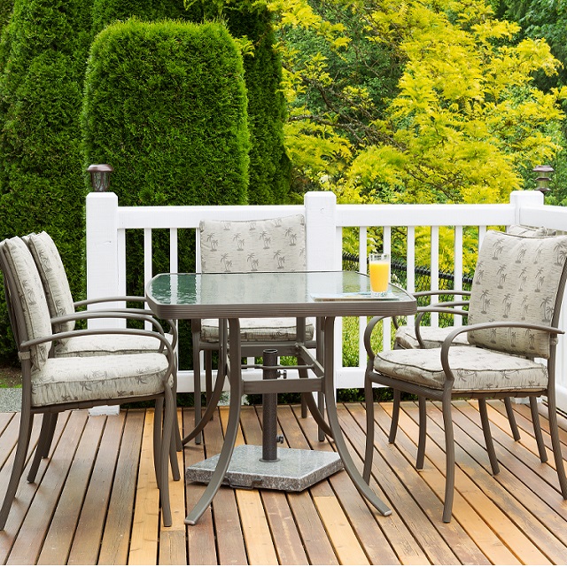 How To Clean Outdoor Furniture Unger, How To Clean Mildew From Patio Furniture Cushions